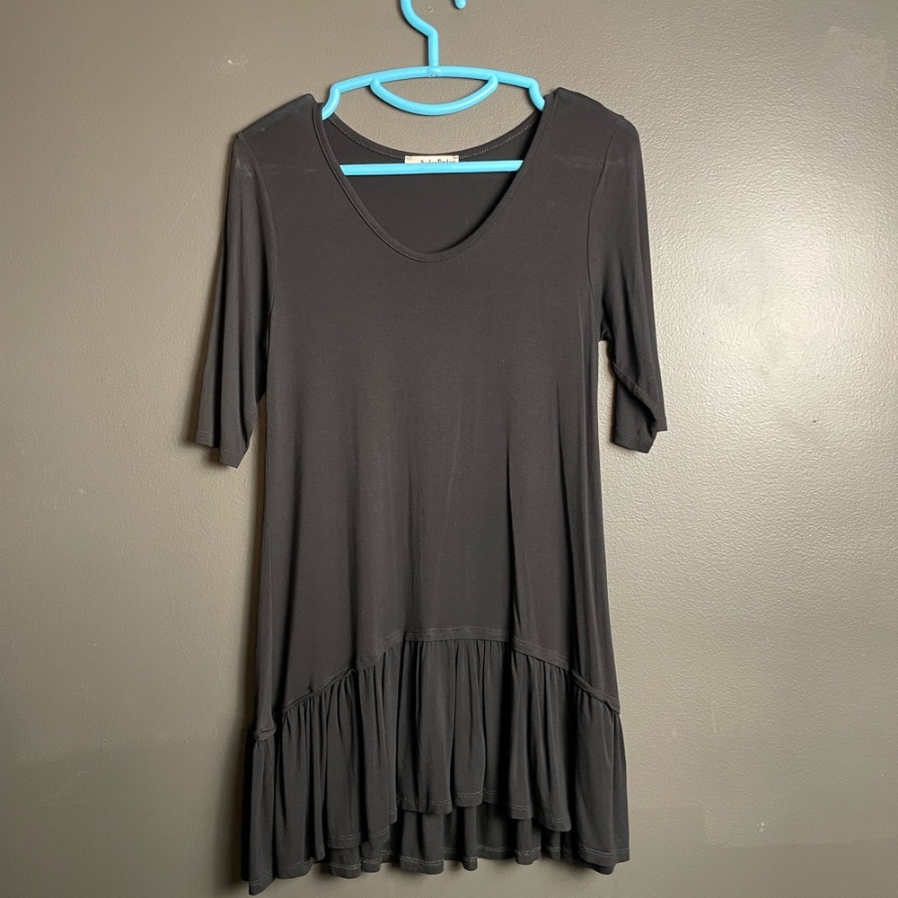 676. Audge Podge Super Soft Top w/Ruffled Hem